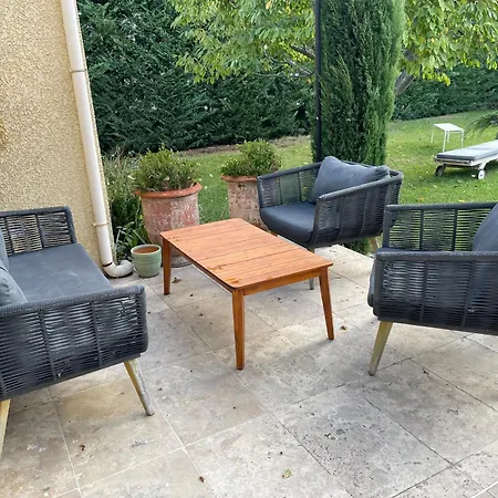 Proche D'avignon. Le Pontet (Vaucluse)